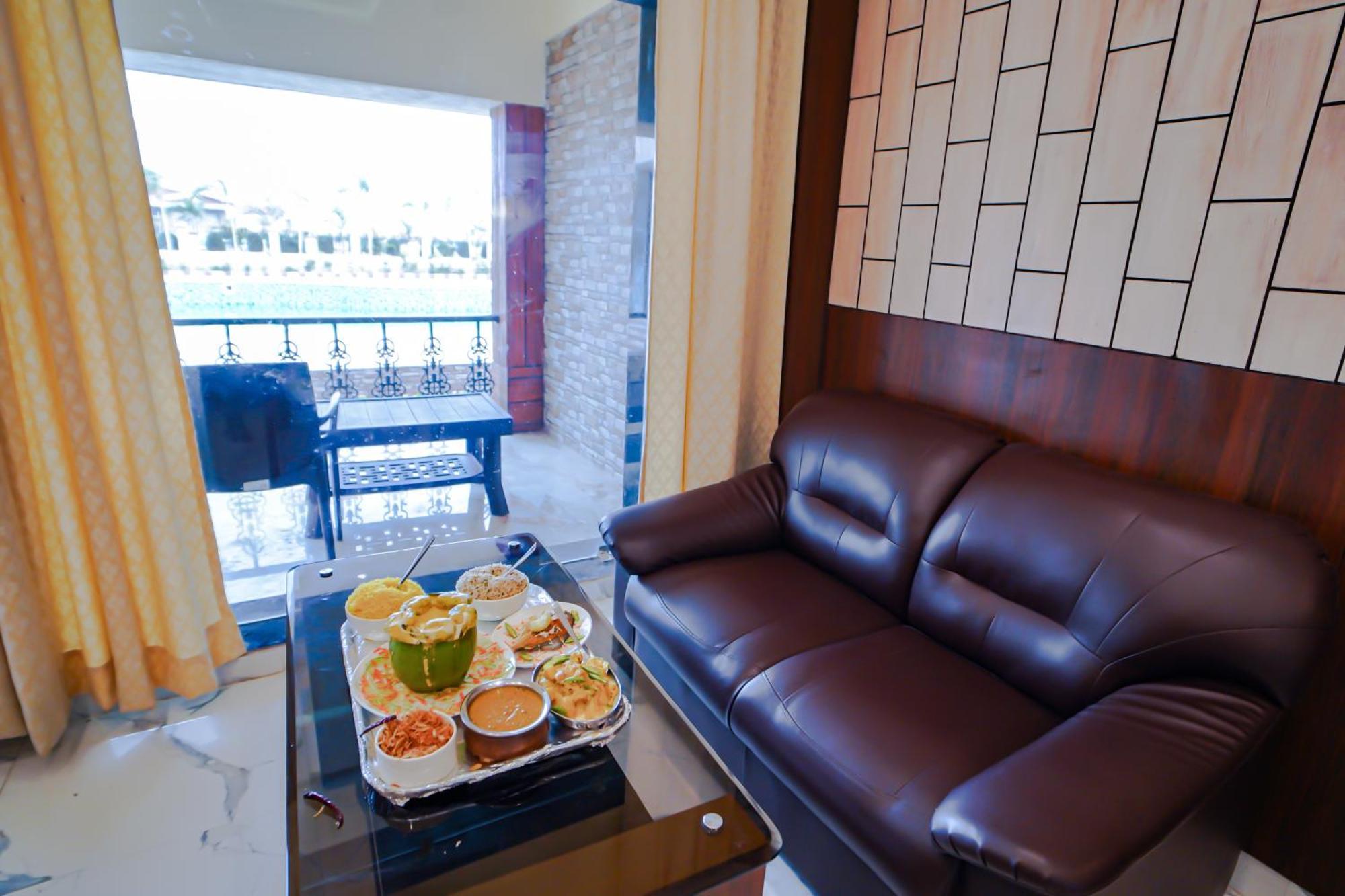 Prasant On Beach Resort !! Lift - Wifi -Restaurant-Parking Facilities-Newly Decorated Room !! 만다르모니 외부 사진