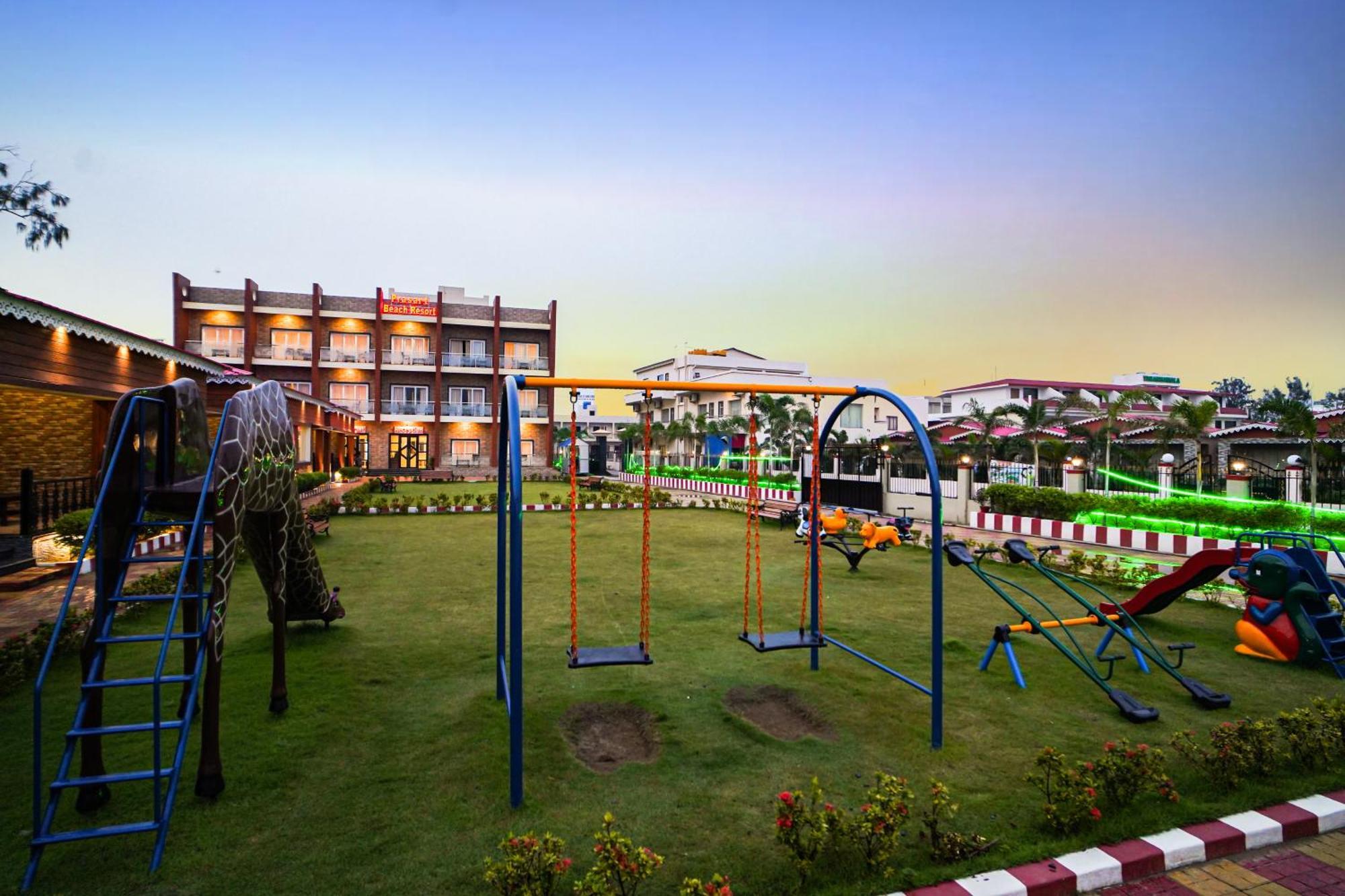 Prasant On Beach Resort !! Lift - Wifi -Restaurant-Parking Facilities-Newly Decorated Room !! 만다르모니 외부 사진
